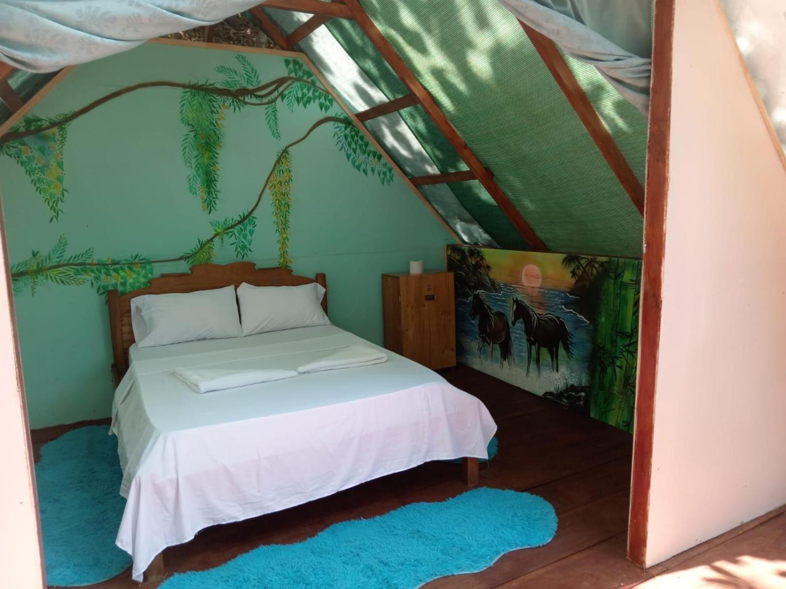 Pirate Drake Beach Hostel & Tour Company Drakes Bay Buitenkant foto